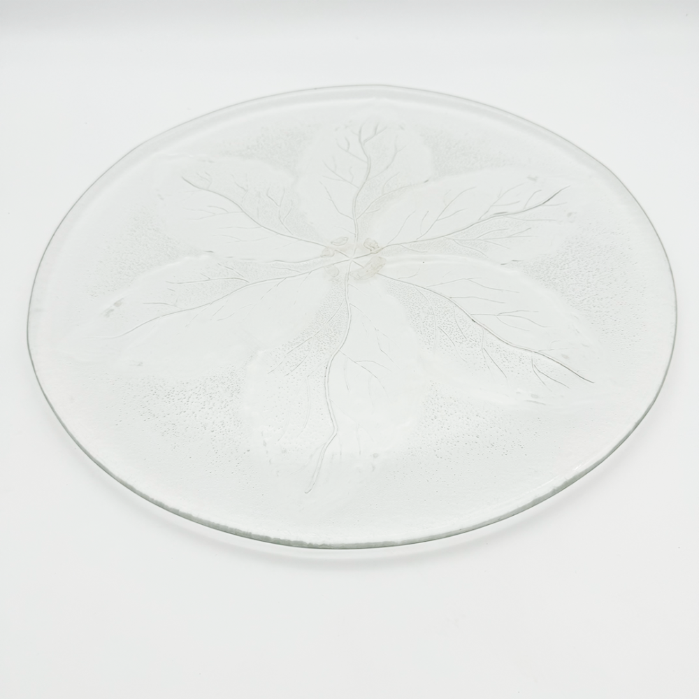 Travessa de vidro com detalhes de flor