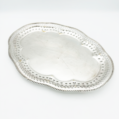 Bandeja de Prata Oval com Detalhes Vazados