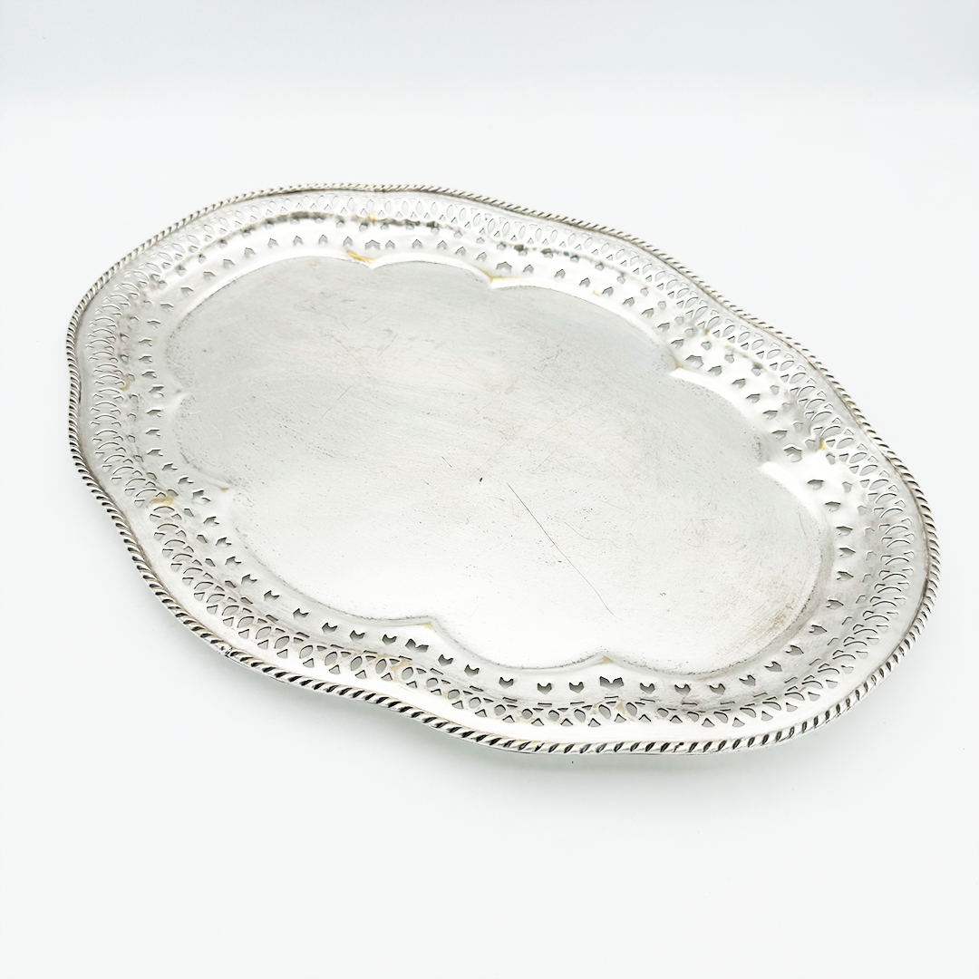 Bandeja de Prata Oval com Detalhes Vazados